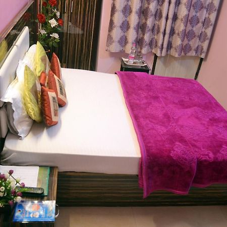 Yatri Guest House New Delhi Buitenkant foto